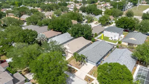 View/Area - 9817 White Barn Way, Riverview, FL 33569 photo 8 of 9