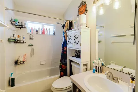 Bath - 9817 White Barn Way, Riverview, FL 33569 photo 5 of 5