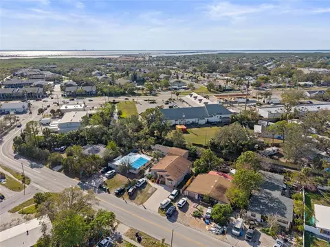 4704 Town N Country Blvd, Tampa, FL 33615