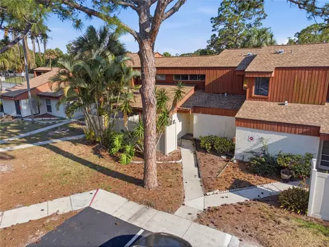 2058 Sunset Point Rd #15, Clearwater, FL 33765