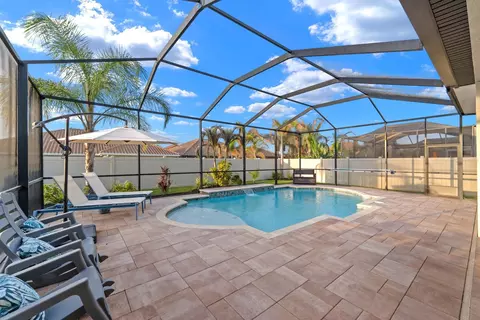 Exterior - 11637 Tetrafin Dr, Riverview, FL 33579 photo 4 of 8