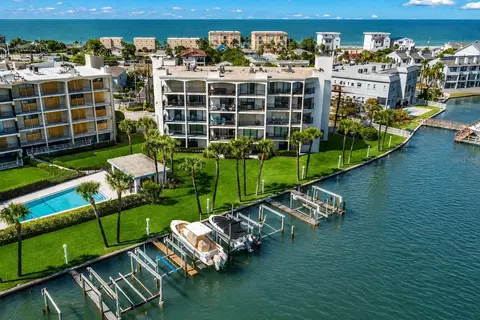 9825 Harrell Ave #404, Treasure Island, FL 33706
