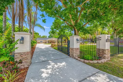 15314 Lake Magdalene Blvd, Tampa, FL 33618