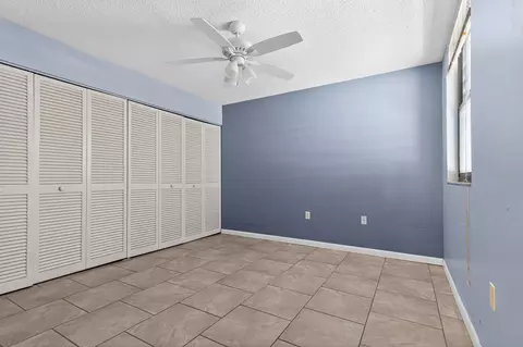 Bedroom - 318 Timberlake Dr, Bradenton, FL 34210 photo 3 of 5
