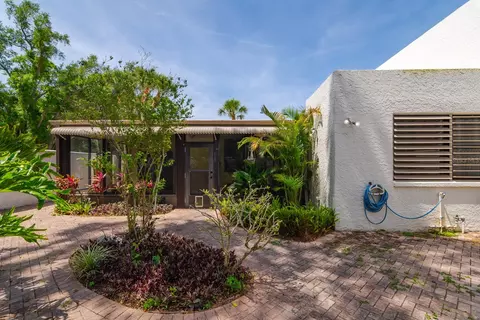 Exterior - 318 Timberlake Dr, Bradenton, FL 34210 photo 12 of 32