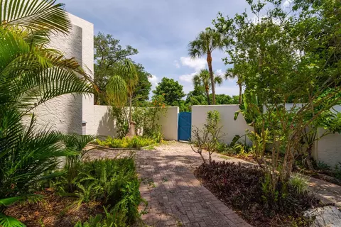 Exterior - 318 Timberlake Dr, Bradenton, FL 34210 photo 14 of 32