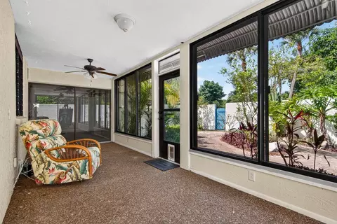 Exterior - 318 Timberlake Dr, Bradenton, FL 34210 photo 10 of 32