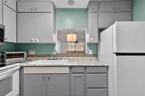 Kitchen - 318 Timberlake Dr, Bradenton, FL 34210 photo 3 of 3