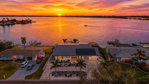 5207 Bay State Rd, Palmetto, FL 34221