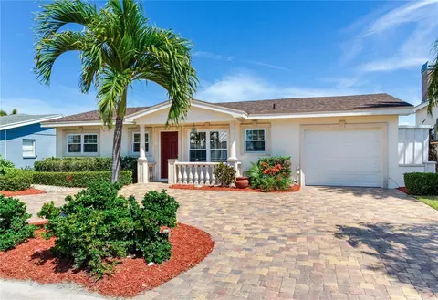 Exterior - 324 173rd Ave E, North Redington Beach, FL 33708 photo 2 of 12