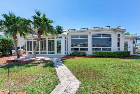 Exterior - 324 173rd Ave E, North Redington Beach, FL 33708 photo 12 of 12