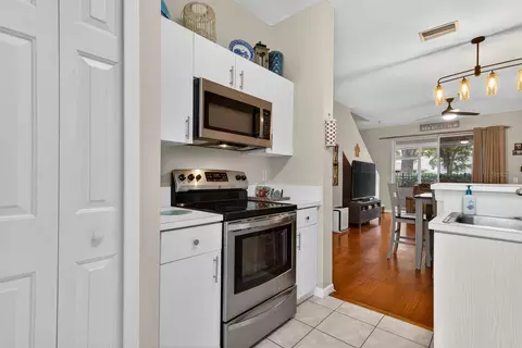 Kitchen - 10951 Winter Crest Dr, Riverview, FL 33569 photo 4 of 4