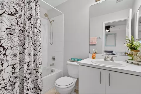 Bath - 10951 Winter Crest Dr, Riverview, FL 33569 photo 2 of 2