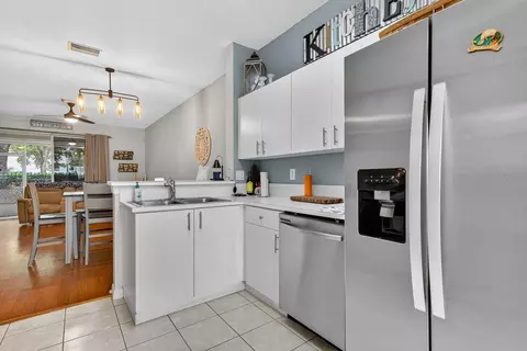 Kitchen - 10951 Winter Crest Dr, Riverview, FL 33569 photo 3 of 4