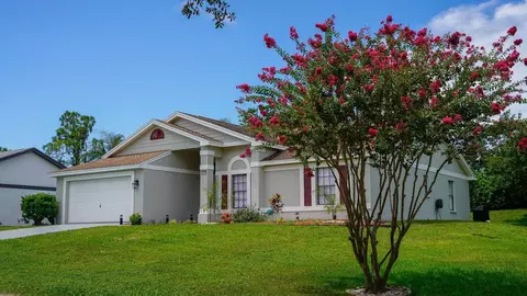 8141 Golf Club Ct, Hudson, FL 34667