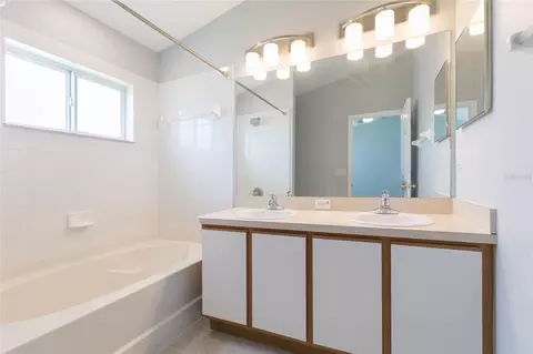Bath - 6407 Barksdale Way, Riverview, FL 33578 photo 3 of 4