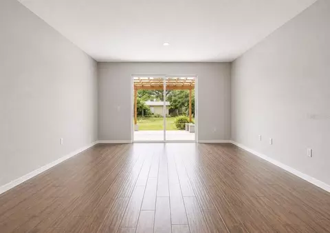 Living - 13101 Done Groven Dr, Dover, FL 33527 photo 3 of 10