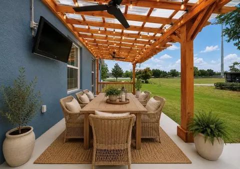Exterior - 13101 Done Groven Dr, Dover, FL 33527 photo 11 of 20