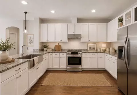 Kitchen - 13101 Done Groven Dr, Dover, FL 33527 photo 5 of 8