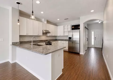 Kitchen - 13101 Done Groven Dr, Dover, FL 33527 photo 1 of 8