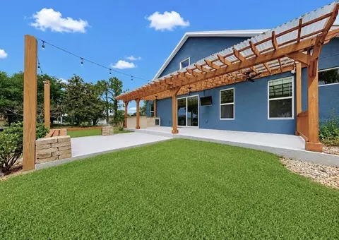 Exterior - 13101 Done Groven Dr, Dover, FL 33527 photo 17 of 19