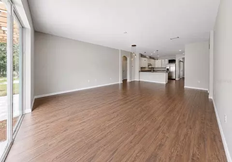 Living - 13101 Done Groven Dr, Dover, FL 33527 photo 8 of 10