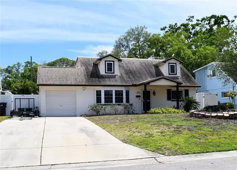 2690 64th Pl N, Saint Petersburg, FL 33702
