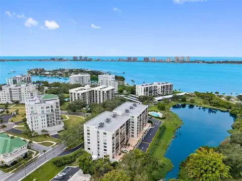 220 Belleview Blvd #108, Belleair, FL 33756