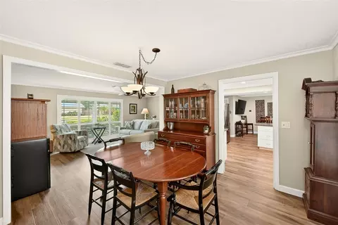 Dining - 14339 110th Ter, Largo, FL 33774 photo 2 of 4
