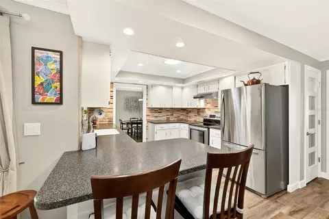 Kitchen - 14339 110th Ter, Largo, FL 33774 photo 3 of 6