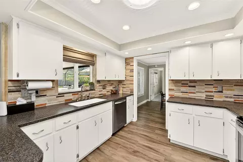 Kitchen - 14339 110th Ter, Largo, FL 33774 photo 2 of 6