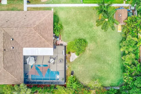 View/Area - 14339 110th Ter, Largo, FL 33774 photo 3 of 7