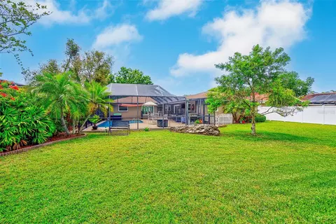 Exterior - 14339 110th Ter, Largo, FL 33774 photo 11 of 14
