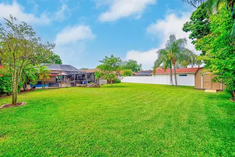 Exterior - 14339 110th Ter, Largo, FL 33774 photo 12 of 14