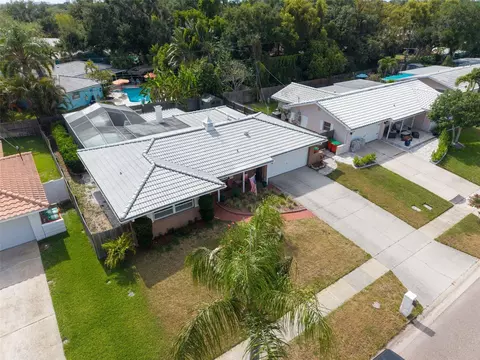 5676 Williams Blvd, Seminole, FL 33772