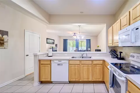 Kitchen - 5014 Pond Ridge Rd, Riverview, FL 33578 photo 3 of 3