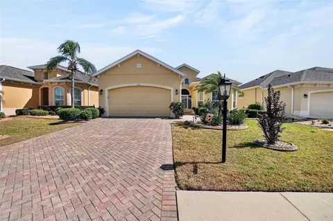 1525 Emerald Dunes Dr, Sun City Center, FL 33573