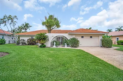 2041 Carolina Ave NE, Saint Petersburg, FL 33703