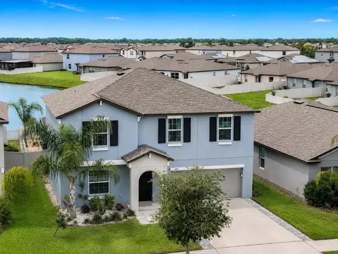 5519 Blue Azure Dr, Wimauma, FL 33598