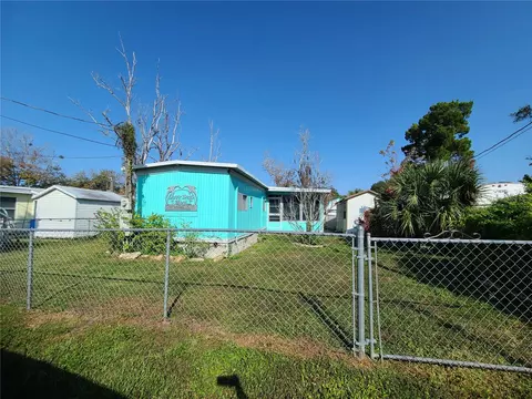 5418 Circle Dr, Weeki Wachee, FL 34607