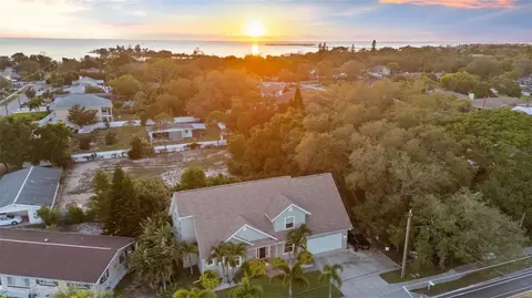 112 S Florida Ave, Tarpon Springs, FL 34689