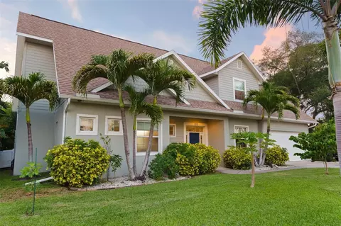 112 S Florida Ave, Tarpon Springs, FL 34689