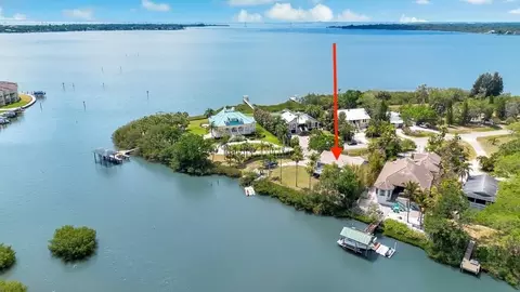 3858 Shore Blvd, Oldsmar, FL 34677