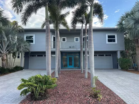 114 13th St, Belleair Beach, FL 33786