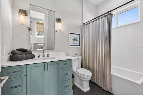 Bath - 413 Buttonwood Ln, Largo, FL 33770 photo 6 of 8