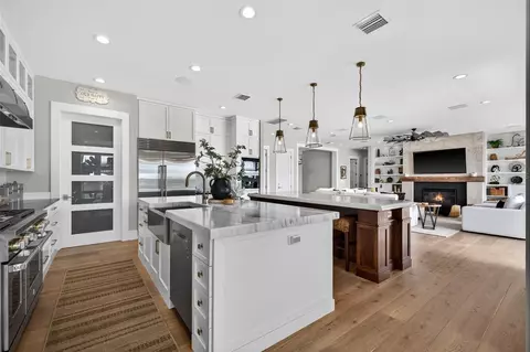 Kitchen - 413 Buttonwood Ln, Largo, FL 33770 photo 2 of 5