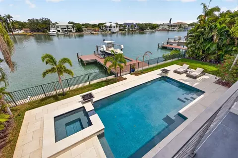 Exterior - 413 Buttonwood Ln, Largo, FL 33770 photo 5 of 8