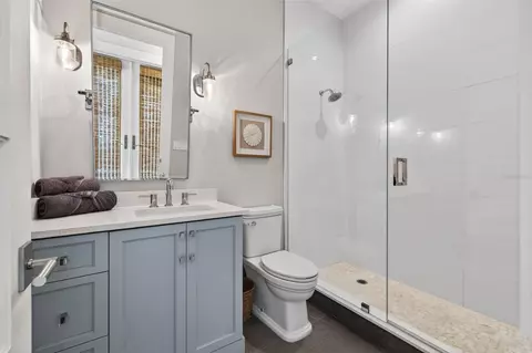 Bath - 413 Buttonwood Ln, Largo, FL 33770 photo 7 of 8
