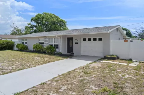 5690 6th St S, Saint Petersburg, FL 33705