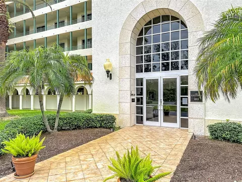 4801 Osprey Dr S #103, Saint Petersburg, FL 33711